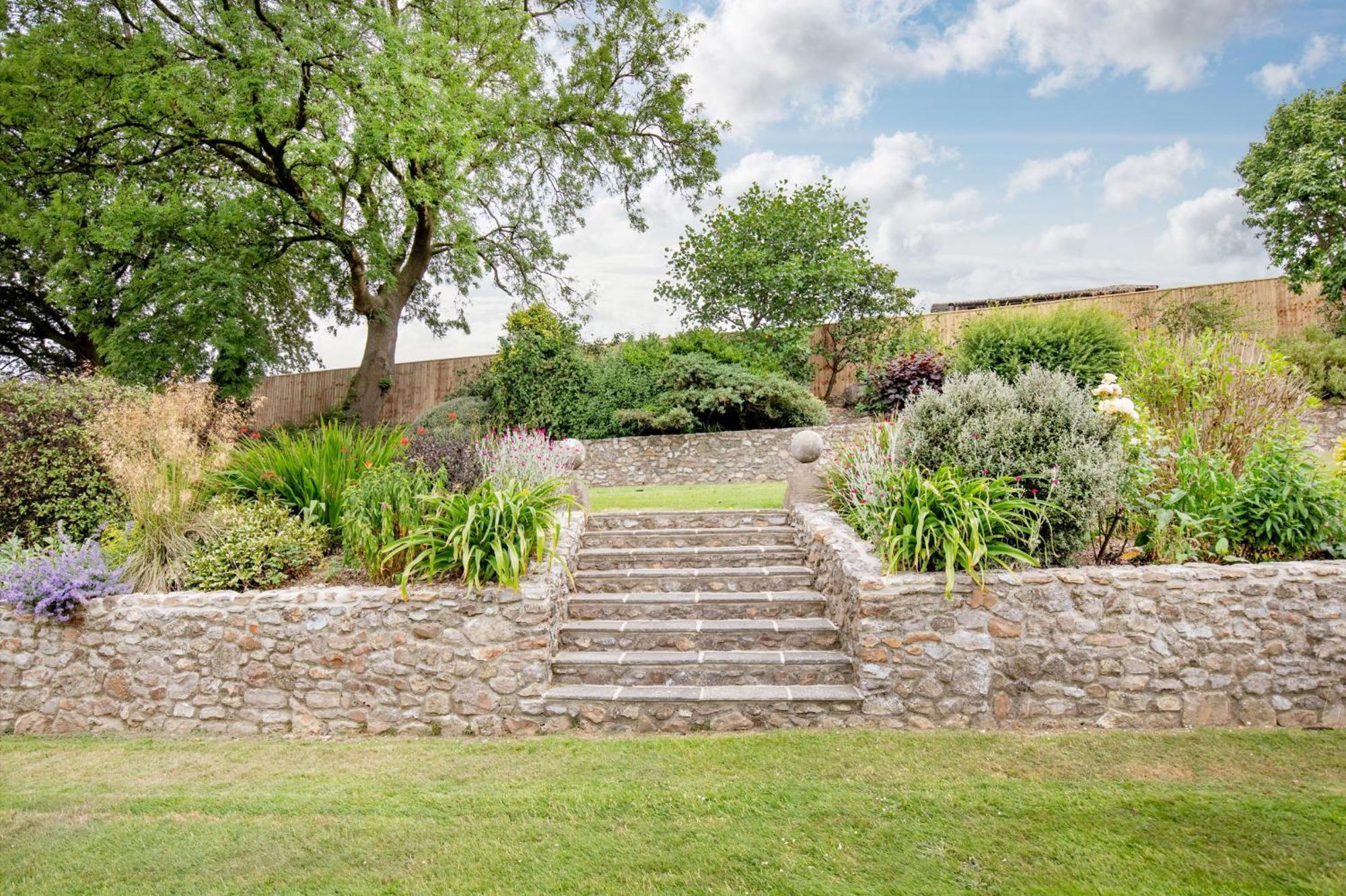 Sutton Barton Farmhouse Гонитон Экстерьер фото